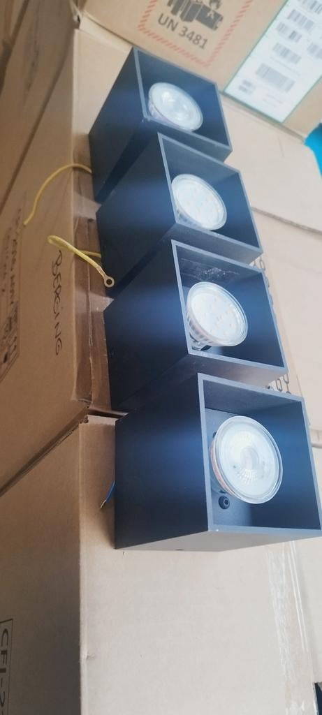 Opbouwspots, Enlèvement