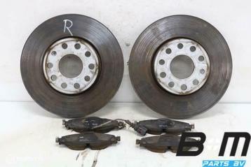 Set remschijven + blokken voorzijde VW Golf 7 1K0615301T disponible aux enchères