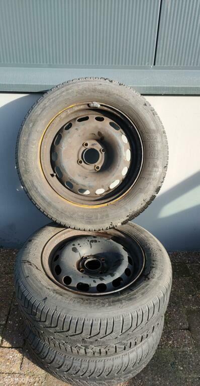 Winterbanden Krisalp HP2- 205/65R15 94T - Kleber - 06025, Auto-onderdelen, Overige Auto-onderdelen, Gereviseerd, Ophalen