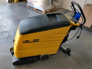 Kuis- en schrobmachine Kärcher beschikbaar voor biedingen