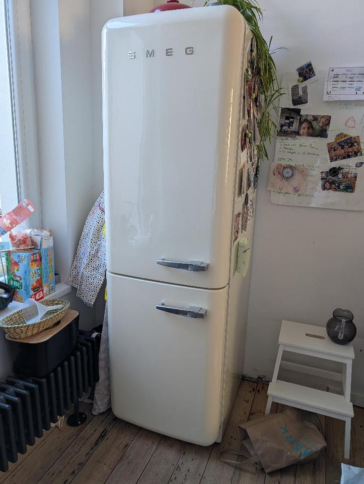 Réfrigérateur SMEG rétro blanc - à récupérer avant le 9/02, Electroménager, Réfrigérateurs & Frigos, Utilisé, Avec congélateur séparé