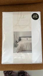 Nieuw! Wit dekbed van Luna Bedding /Lits-Jumeaux (240x220), Ophalen of Verzenden, Nieuw, Wit, Dekbedovertrek