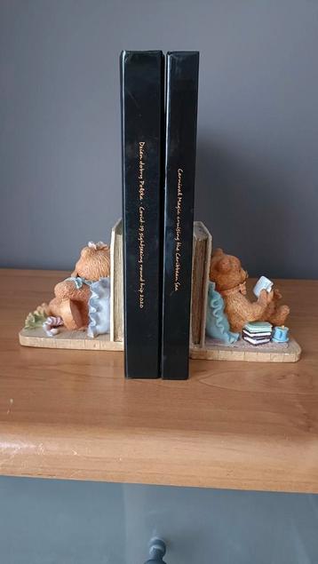 2 boekenhouders met beertjes beschikbaar voor biedingen