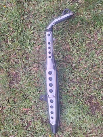 Standaard uitlaat dax beschikbaar voor biedingen