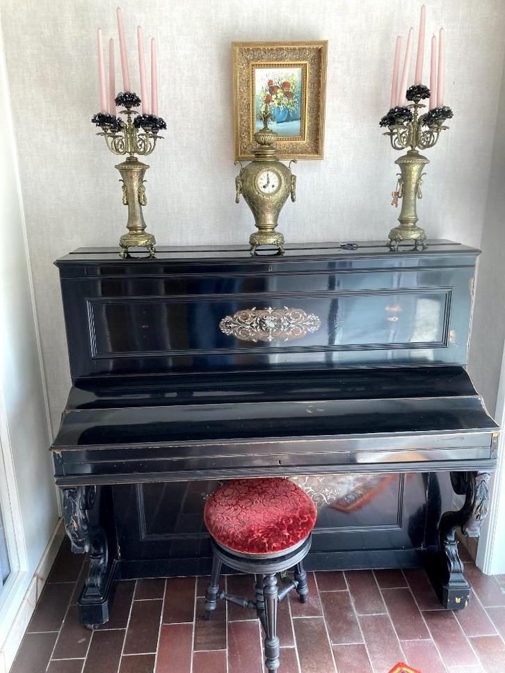 Charmante piano, Muziek en Instrumenten, Piano's, Gebruikt, Piano, Zwart, Ophalen