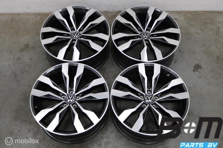 NIEUWSTAAT! Org. 20 inch Suzuka velgen VW Tiguan! 5NN601025E, Auto-onderdelen, Banden en Velgen, Velg(en), 20 inch, Personenwagen