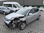 HYUNDAI - 2010 - I30 - Personenauto, Auto's, Gebruikt, Overige brandstoffen, Bedrijf, Handgeschakeld