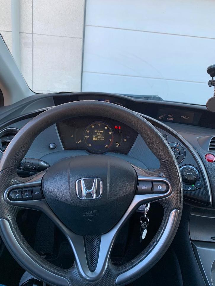 Honda Civic 2010 Essence EURO 5, Autos, Honda, Particulier, Civic, ABS, Airbags, Air conditionné, Ordinateur de bord, Verrouillage central