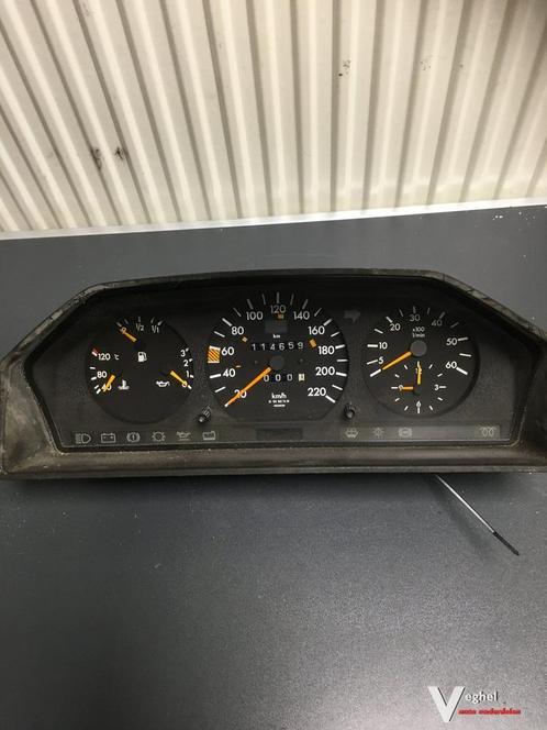 Mercedes W124  1990    Diesel        124 542 7466    Km Tell, Auto-onderdelen, Dashboard en Schakelaars, Gebruikt, Ophalen of Verzenden