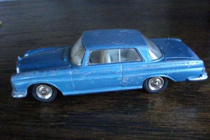 Mercedes 300 SE., Hobby & Loisirs créatifs, Voitures miniatures | 1:43, Utilisé, Voiture, Dinky Toys, Enlèvement ou Envoi