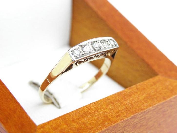 18KT gouden ring met diamanten (Vintage), Handtassen en Accessoires, Ringen, Gebruikt, Dame, 18 tot 19, Goud, Goud, Met edelsteen