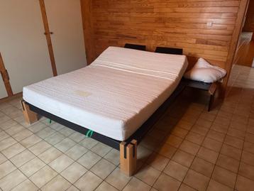 tweepersoonsbed 160x200 met matras beschikbaar voor biedingen