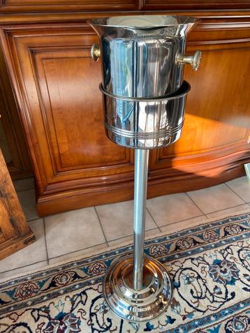 Champagnekoeler beschikbaar voor biedingen