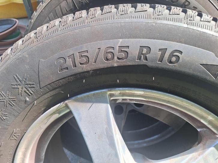 Winterbanden Michelin op velgen met sensoren, Auto-onderdelen, Banden en Velgen, Banden en Velgen, Winterbanden, 16 inch, 215 mm