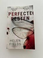 Perfecte resten, Europa overig, Helen Fields, Ophalen of Verzenden, Zo goed als nieuw