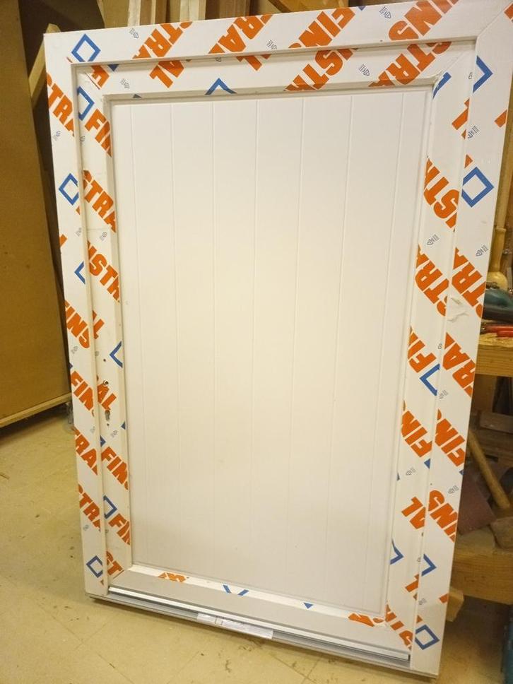 Porte de cave en pvc neuve FINSTRAL, Bricolage & Construction, Châssis & Portes coulissantes, Neuf, Enlèvement