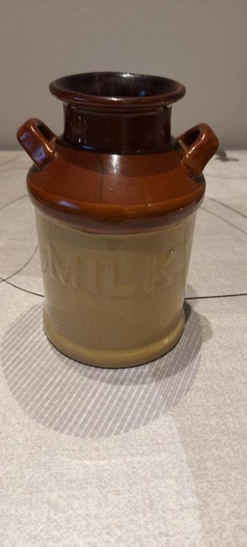 vintage melkkan beschikbaar voor biedingen