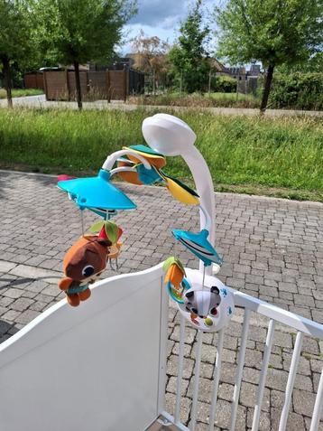 Mobiel Tiny Love met muziek (batterijen inbegrepen) beschikbaar voor biedingen