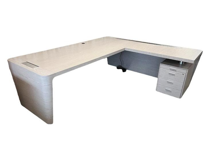 Directie hoekbureau x10 Quadrifoglio, Computers en Software, Laptoptafels, Ophalen of Verzenden