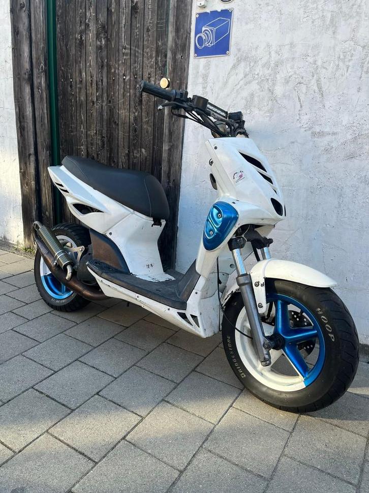 GEZOCHT ! Yamaha Aerox / MBK Booster PROJECT / ONDERDELEN, Vélos & Vélomoteurs, Scooters | Yamaha, Aerox, Enlèvement