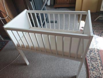 Wit wiegje of Co-sleeper  beschikbaar voor biedingen