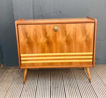 Vintage two tone schoenenkast teak beschikbaar voor biedingen