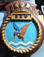 EMBLEEM OP HOUTEN SCHILD, Ophalen of Verzenden, Marine, Embleem of Badge