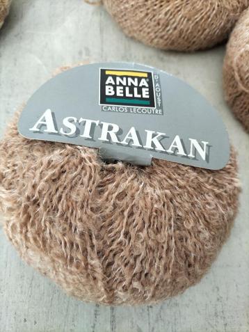 Garenbal van Anna belle Astrakan (17 ballen). beschikbaar voor biedingen
