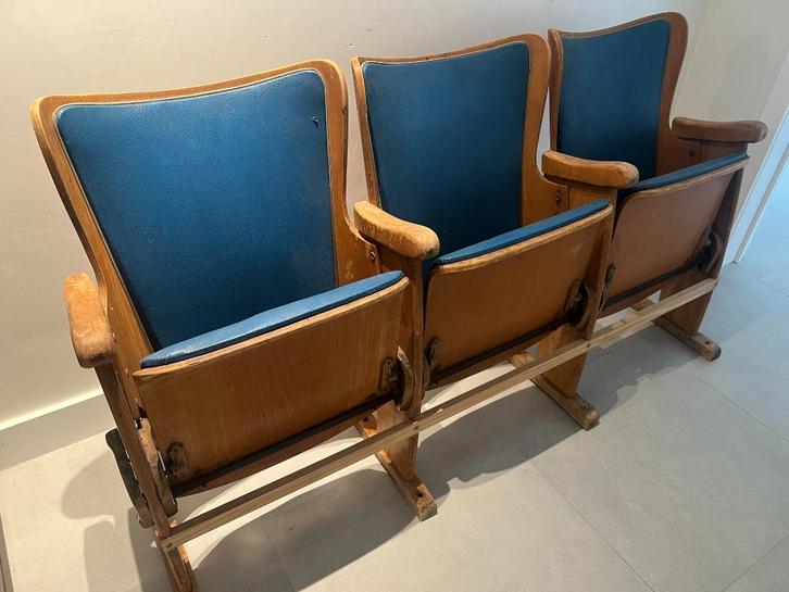 5 vintage cinema/theater stoelen, Huis en Inrichting, Stoelen, Gebruikt, Vijf, Zes of meer stoelen, Hout, Kunststof, Blauw, Ophalen