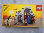 Lego 6067 Lion Knights Guarded Inn, Ensemble complet, Lego, Utilisé, Enlèvement ou Envoi