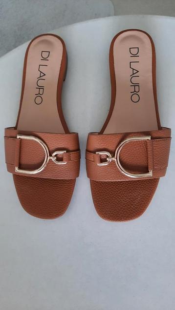 PRACHTIGE NIEUWE SLIPPERS DI LAURO . M39, Ophalen of Verzenden, Zo goed als nieuw, Slippers