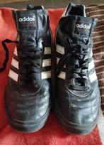 Chaussures de sport Adidas (mini-football), Sports & Fitness, Football, Enlèvement, Comme neuf