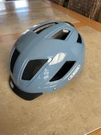 Abus fietshelm met led licht, Fietsen en Brommers, Fietsaccessoires | Fietshelmen, S, Nieuw, Ophalen of Verzenden, Abus