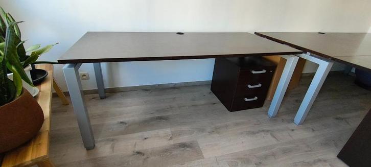 2 bureaus, Huis en Inrichting, Bureaus, Zo goed als nieuw, Bureau, Ophalen