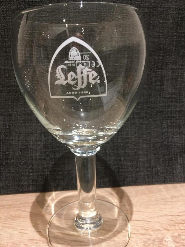 Leffe. Inhoud: 20 cl. M 14 0112. Ritzenhoff. Aantal: 2., Verzamelen, Biermerken, Zo goed als nieuw, Glas of Glazen, Leffe, Ophalen of Verzenden