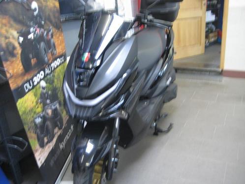 GTS ATTITUDE 125 CC 2.899€ garantie 3 ans, Fietsen en Brommers, Scooters | Kymco, Nieuw, Benzine, Ophalen