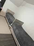 Bed, matras en nachtkastjes 2x, Tuin en Terras, Ophalen, Zo goed als nieuw