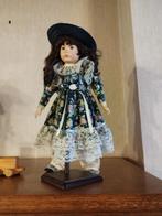 Porseleinen pop uit The Promenade Collection - Vintage., Antiek en Kunst, Ophalen