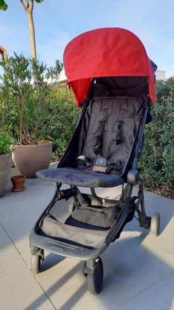 Mountain buggy nano rood/zwart disponible aux enchères