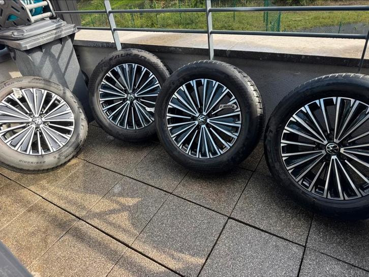 JanteTiguan ||| avec pneu 235/55/R18  104H, Auto-onderdelen, Banden en Velgen, Banden en Velgen, Winterbanden, 18 inch, 235 mm