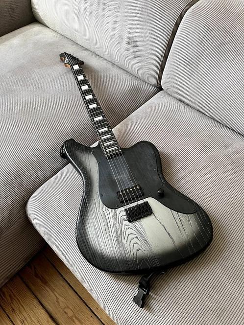 ESP LTD XJ-1 Baritone w/Bare Knuckle Polymath, Muziek en Instrumenten, Snaarinstrumenten | Gitaren | Elektrisch, Gebruikt, Solid body