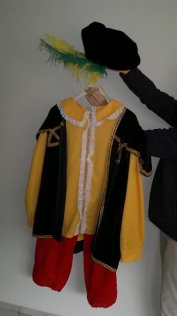 piet kostuums beschikbaar voor biedingen