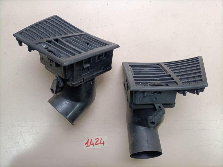 Linker en rechter luchtuitlaat Ferrari 348, Auto-onderdelen, Airco en Verwarming, Ferrari, Gebruikt, Ophalen of Verzenden