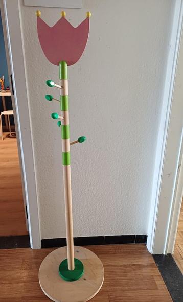 Kinderkapstok beschikbaar voor biedingen
