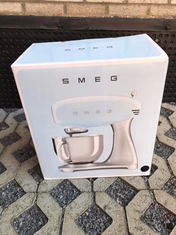 Robot SMEG noir VENDU, Enlèvement