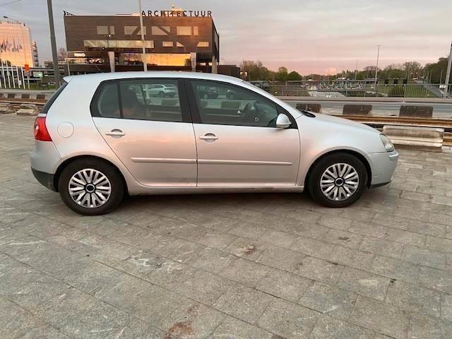 vw golf 5, benzine , 1.6 cc , van 2007 euro 4, Auto's, Volkswagen, Particulier, Golf, Airconditioning, Mistlampen, Trekhaak, Benzine