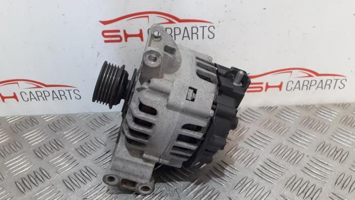 Dynamo d'un Mercedes A-Klasse, Autos : Pièces & Accessoires, Moteurs & Accessoires, Mercedes-Benz, Utilisé, 3 mois de garantie