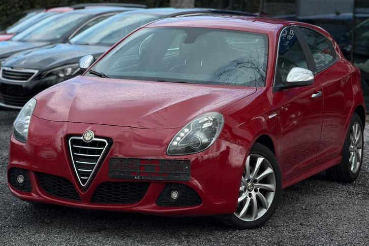 Alfa Romeo Giulietta Benzien Automaat 110.000km, Auto's, Alfa Romeo, Bedrijf, Te koop, Giulietta, Benzine, Euro 5, 5 deurs, Automaat
