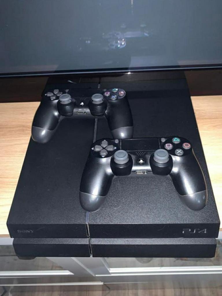 Ps4 met 2 controllers, Ophalen of Verzenden, Met 2 controllers
