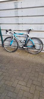 Te koop, Pinarello kleur, wit, blauw, zwart, 10 tot 15 versnellingen, Zo goed als nieuw, 53 tot 57 cm, Ophalen